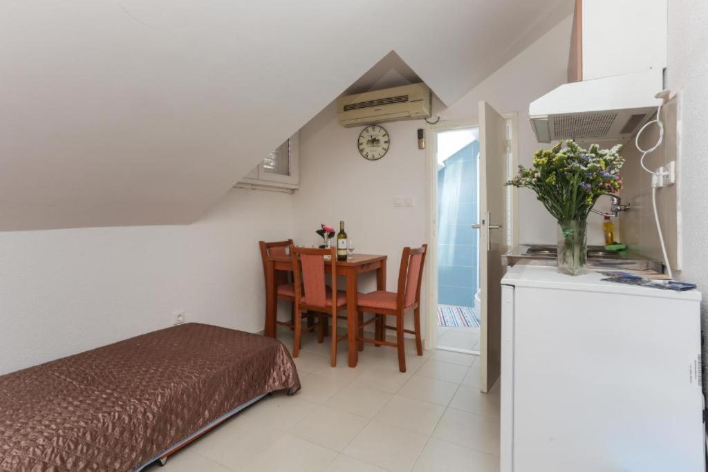 City Center Apartment Larica Дубровник Экстерьер фото